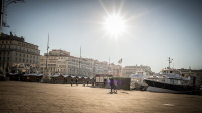 Séance d'engagement entre Marseille et Cassis avec un couple venu d'Asie