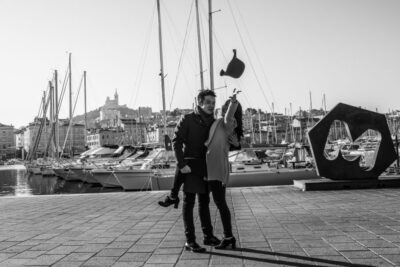 Séance d'engagement entre Marseille et Cassis avec un couple venu d'Asie