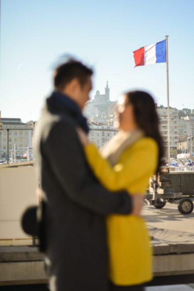 Séance d'engagement entre Marseille et Cassis avec un couple venu d'Asie