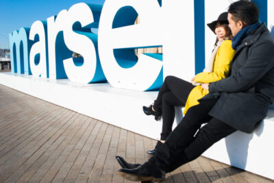 Une Séance d'engagement entre Marseille et Cassis avec un couple venu d'Asie