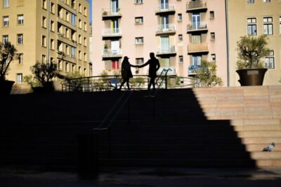 Une Séance d'engagement entre Marseille et Cassis avec un couple venu d'Asie