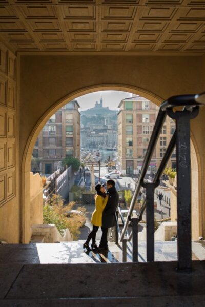 Une Séance d'engagement entre Marseille et Cassis avec un couple venu d'Asie