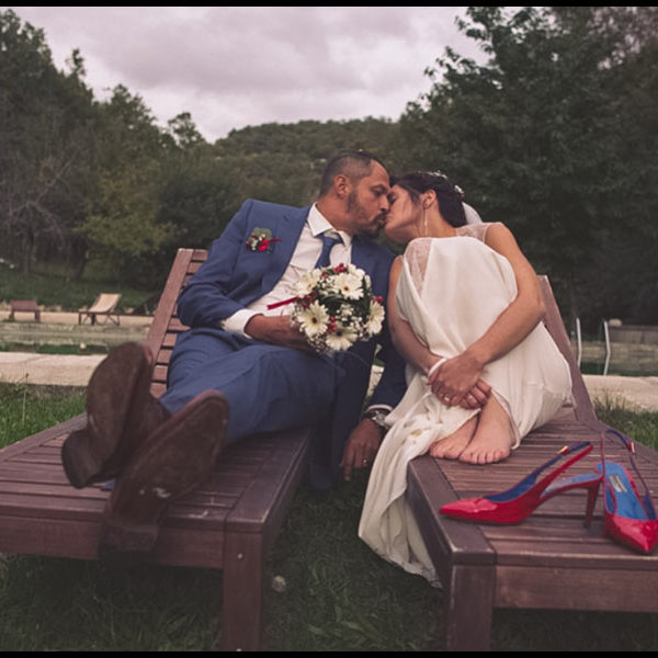 Mariage champêtre à l'Auberge des Seguins à Buoux dans le Luberon