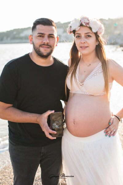 photo de grossesse en bord de mer à Cassis-Georges Panossian photographe