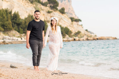 photo de grossesse en bord de mer à Cassis-Georges Panossian photographe