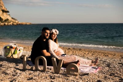 photo de grossesse en bord de mer à Cassis-Georges Panossian photographe